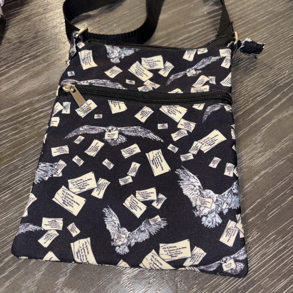 Wizarding World Harry Potter Crossbody Travel Purse Black‎